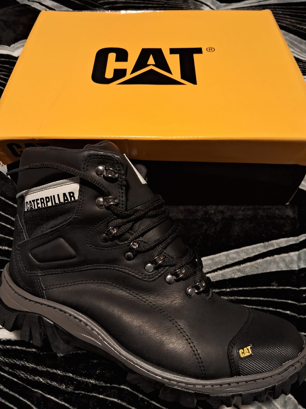 BOTAS CUERO HOMBRE