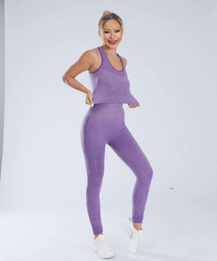 CONJUNTO CALZA Y TOP LEVANTA COLA