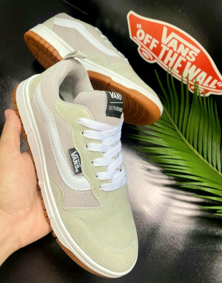 CHAMPIONES VANS ULTRARANGE