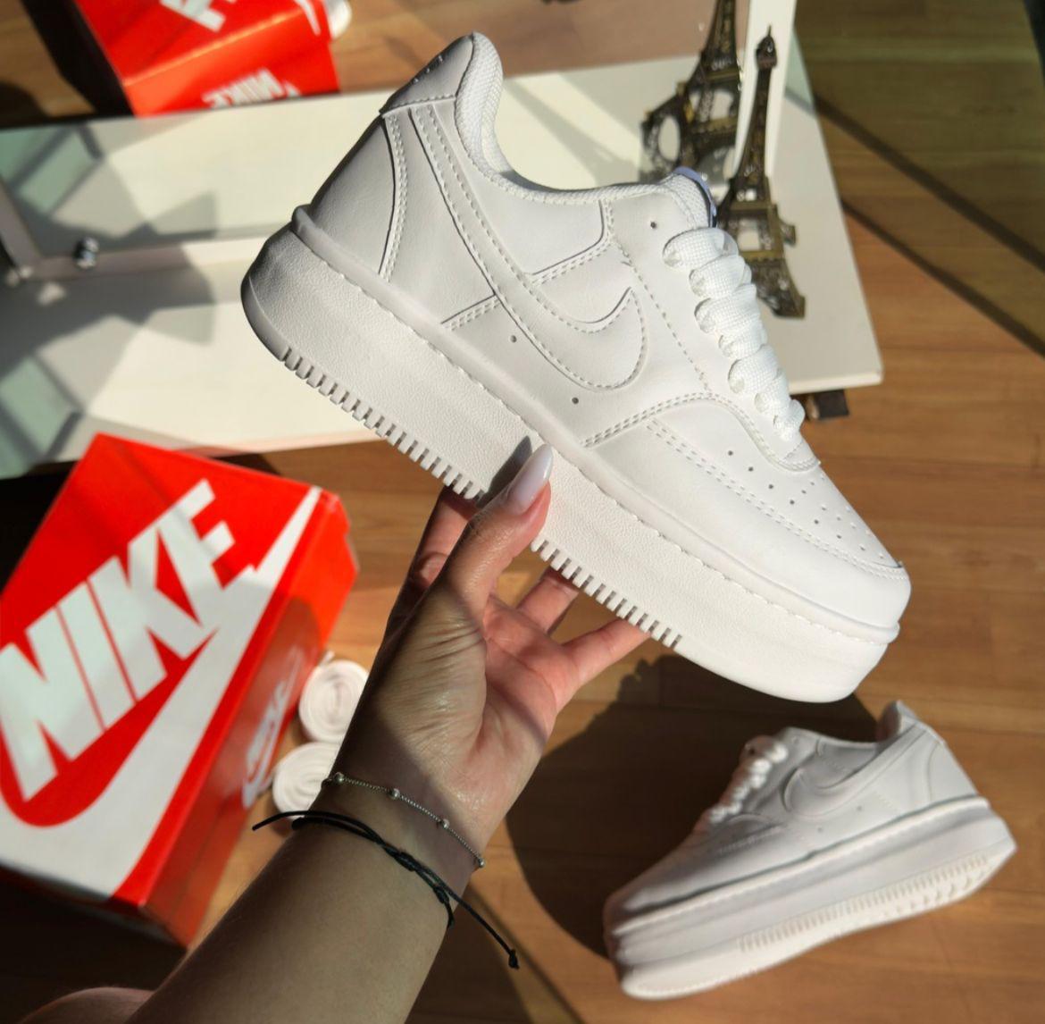 CHAMPIONES NIKE COURT VISION PLATAFORMA