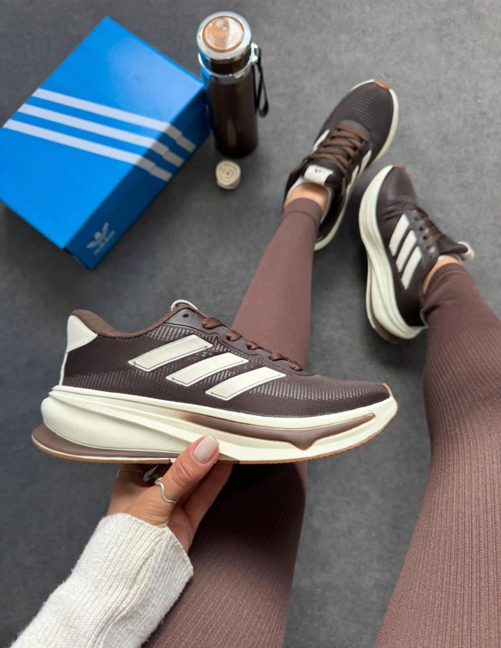 CHAMPIONES ADIDAS SUPERNOVA RISE 2 PRIMERA LINEA
