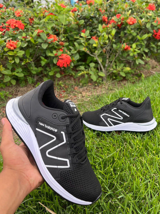 CHAMPIONES NEW BALANCE FRESH FOAM ROAV