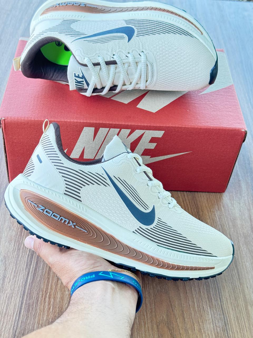 CHAMPIONES NIKE ZOOMX RUNNING