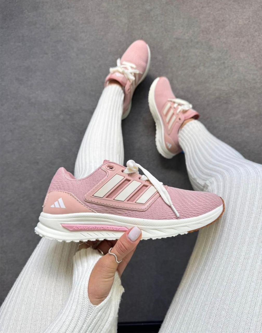 CHAMPIONES ADIDAS PREMIUM LIGHTSTRIKE
